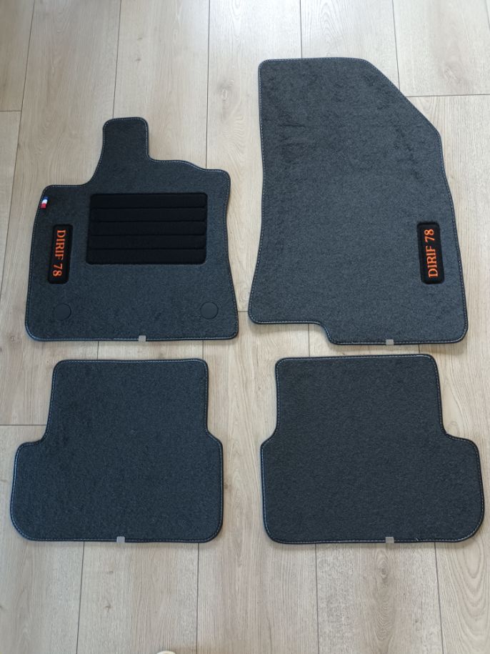 Eu de tapis de coffre et tapis de sol pour Dacia Sandero Stepway